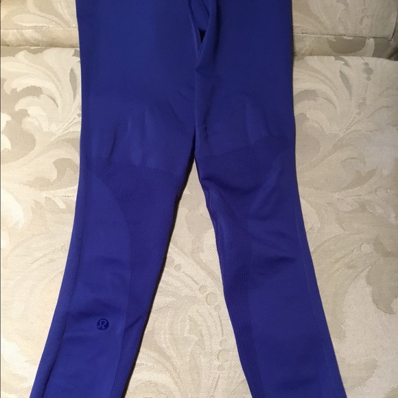Lululemon Zone InTight Sz 6 in Sapphire Blue, high waisted, 27” inseam -Like new - Picture 6 of 11